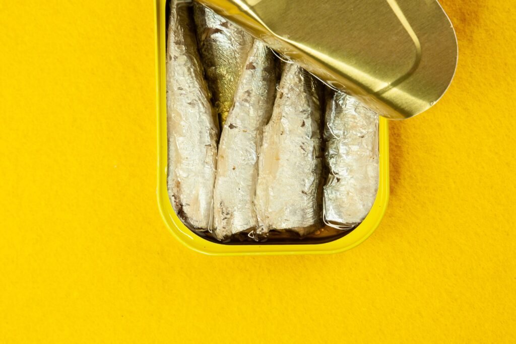 lata de sardinha aberta 