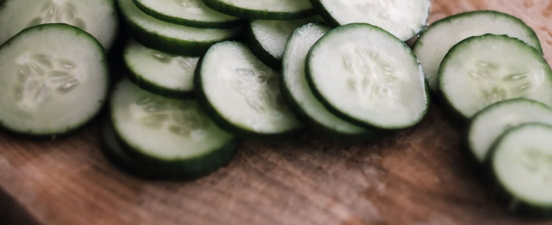 Cachorro Pode Comer Pepino? Benefícios, Riscos e Como Oferecer